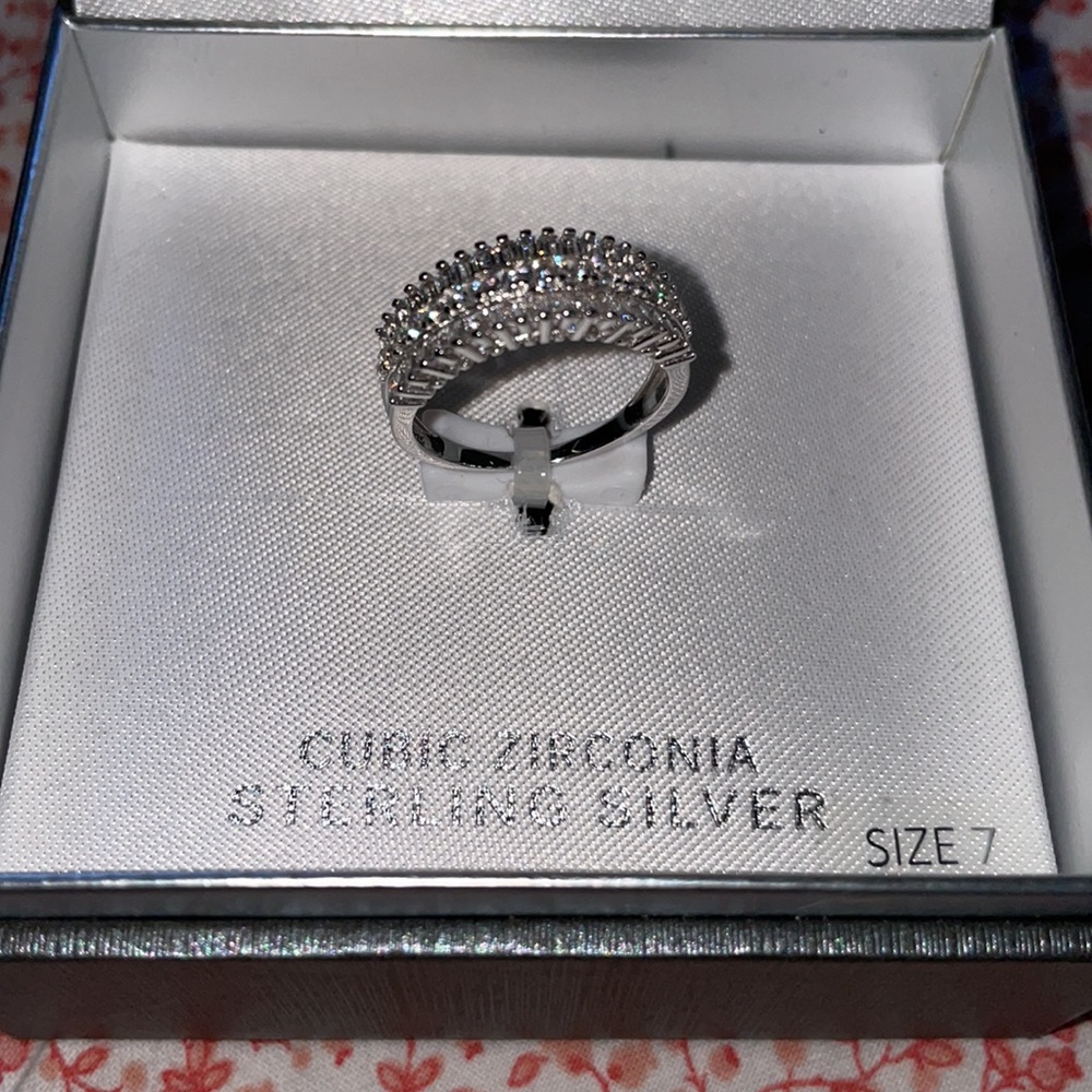 Ring - Picture 2 of 5